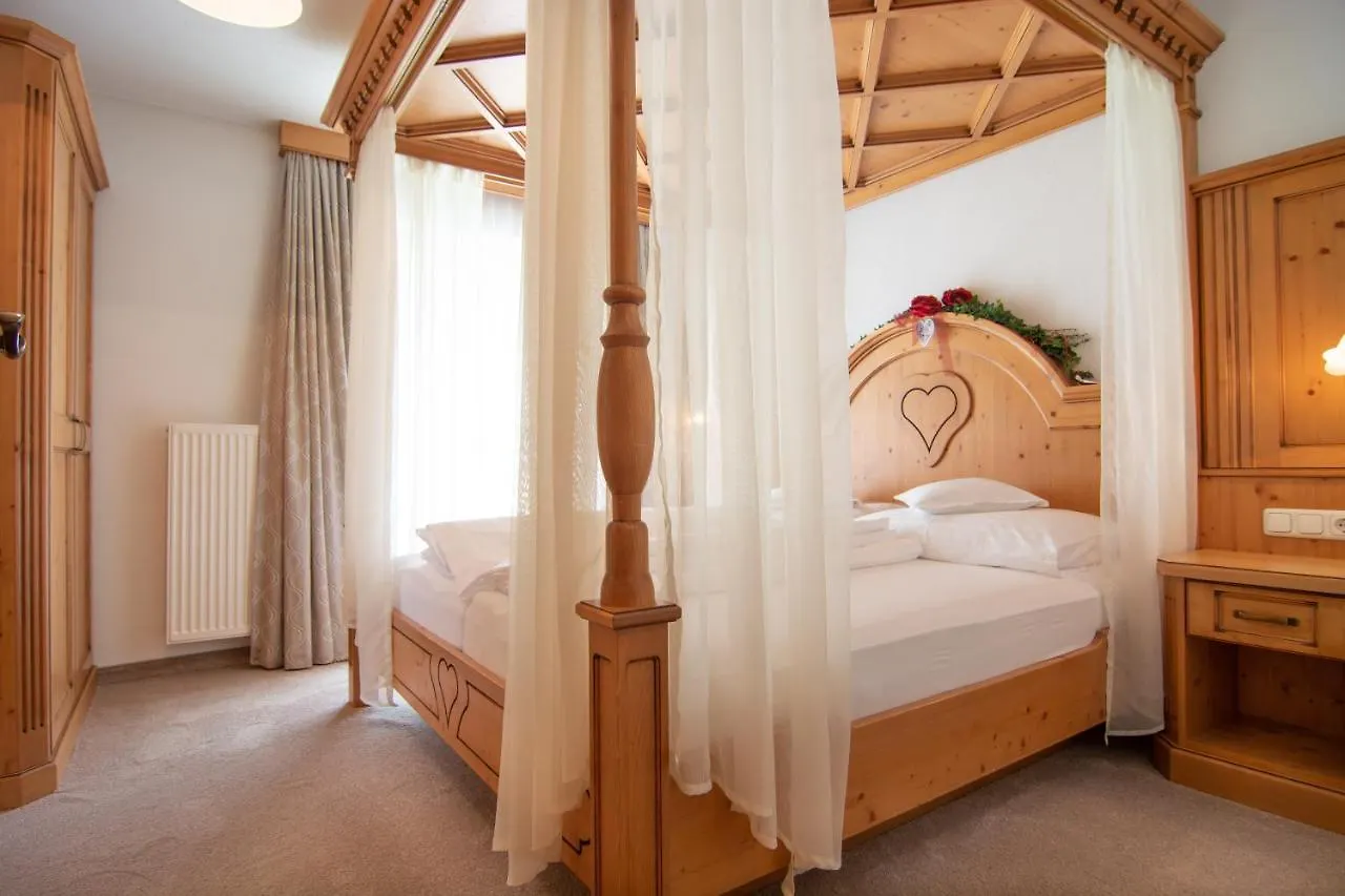 Hotel Ischgl 4*,  Austria